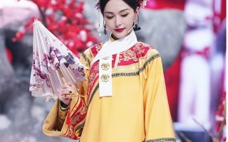 唐嫣参与综艺节目，古装造型出镜，又美又飒