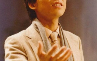 在春晚唱了一首歌，被封杀14年，今身价过亿，全部无偿捐献给祖国_5