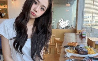 23岁前港姐冠军被质疑再次整容，样貌跟以前比真的变化很大