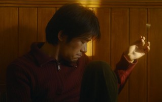 《狂野时代》曝嗅觉篇预告 易烊千玺变身骗子大叔