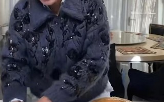 张兰冬至突袭汪小菲家！张兰腌醉蟹宠汪小菲，牛排专喂孕媳，娃缺席热议