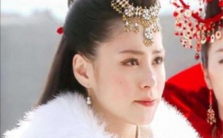 阿娇44岁庆生照曝光：女王气质与好友共度欢乐时光