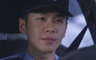 央视今晚开播，38集公安大剧来袭，演员阵容不错，观众：有好戏看了（2021公安晚会节目单）