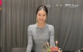文章长女16岁生日，一家四口欢聚一堂，马伊琍微醺面色红润（文章和马伊琍最新报道）
