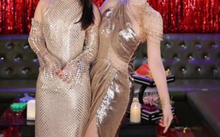 黄奕罕见晒母女合照，11岁女儿礼服亮相，网友：体态很有星范
