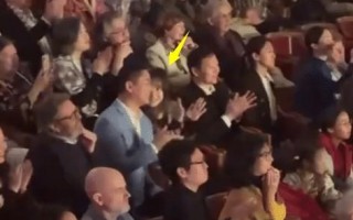 刘强东夫妇现身李云迪演奏会，章泽天如“迷妹”，一细节太秀恩爱（刘强东和马云那个口碑好）