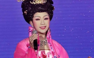 草根顶流李玉刚，春晚开场白一句话，遭梅兰芳之子怒批：跳梁小丑