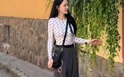 陈乔恩婚后时尚转型：展现独特魅力的大胆造型探索