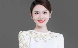 春晚新面孔：挤走董卿，龙洋如何成为央视新一代的代表？