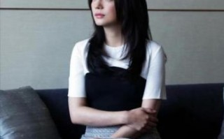 赵薇与黄有龙离婚三年后首度公开，信息披露或涉嫌违规解析