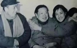 刘晓庆74岁谈心酸：亲情与金钱的残酷较量