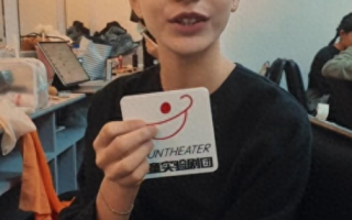 妈呀刘烨的女儿都这么大了？上张脸都是眼睛好像漫画里的人啊（刘烨闺女）