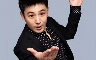 明着吃软饭？结婚27年被拿捏死，17次上春晚竟然全是老婆的功劳！
