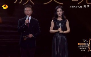 央视主持人康辉无奈地说：“我跟谢娜没法沟通。”