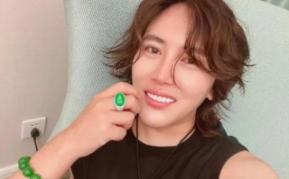 王红权星封杀后露面，衣着朴素，回归平静后心情低落
