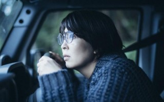 《初吻》曝剧照 松隆子跨越15年重逢亡夫松村北斗（初吻主演）