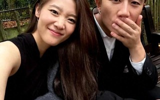 黄轩官宣，有种黄轩高嫁的感觉！网友：晓明看看人家女朋友多大方（黄轩公布恋情,神秘女友究竟是谁?）