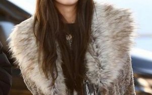 《白莲花度假村》Lisa演技引争议，欧美转型之路是否值得？