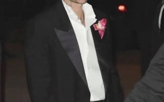 贾斯汀比伯陷入嗑药争议 裤子上出现不明粉末