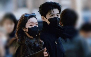 白敬亭宋轶甜蜜同框，春晚彩排后一同回家！
