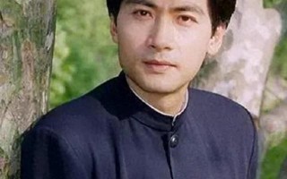 出道31年不温不火，老婆却靠一首歌吃了30年，如今成春晚常客_1（春晚夫妻离婚）
