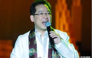 张明敏因春晚唱了一首歌，被封杀14年，今财富全部无偿捐献给祖国