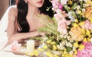 毛晓彤36岁生日，梦幻写真展现优雅魅力
