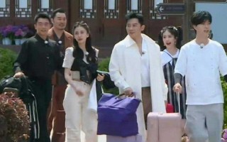 杨颖李晨恋情绯闻上热搜，被质疑为《跑男》炒作，原因有三点！