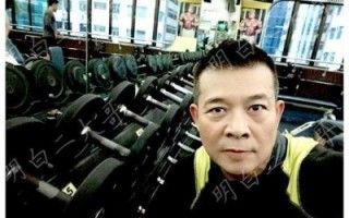 陈保元现身珠海：55岁仍帅气，低调享受生活