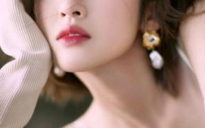 唐艺昕37岁生日惊艳亮相，甜美又职场女神的双重魅力
