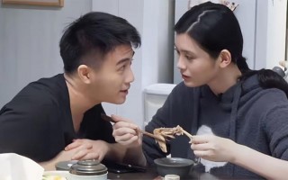 一个真人秀节目，将42岁金莎的“中年尴尬”，体现得淋漓尽致（金莎真实容貌）