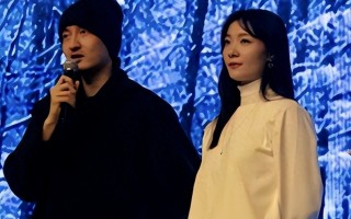 齐溪小腹隆起疑怀3胎！肚大如萝给妈妈庆生，和王传君已有俩女儿