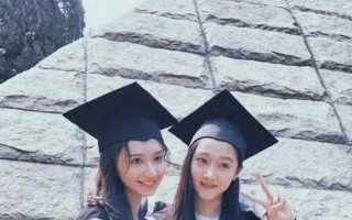 关晓彤徐梓钧是同学，网友辣评：明明可以谈刘星，偏要找刘星他爸（关晓彤和徐璐）