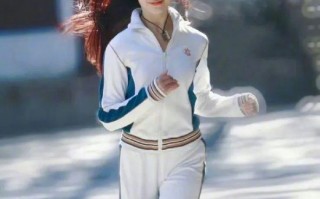 刘亦菲17岁跑步旧照曝光，青春灵动宛如仙女下凡，连发丝都是美的！（刘亦菲12年前锻炼照片高清视频）