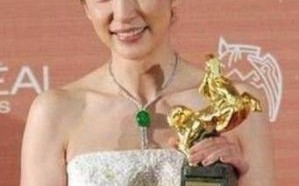 李冰冰51岁依旧魅力四射，塑造娱乐圈不老女神形象