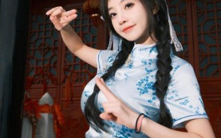 冯提莫身材越来越畸形，户外直播被吐槽，葡萄藤上长西瓜（冯提莫17年最火的一首歌视频）
