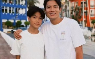 杨千嬅老公晒与儿子合照 父子二人很像