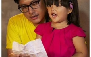 李湘晒王诗龄合影，称女儿16岁可考驾照，离婚不减爱意