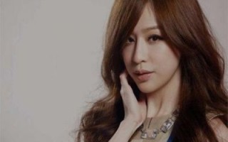 王心凌告别整容脸，展现更自信的华语女歌手魅力