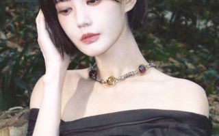 李一桐短发造型酷飒利落 穿黑色露肩上衣性感纯欲_1