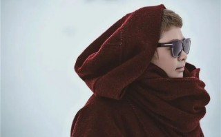 终于有女明星，为她发声了