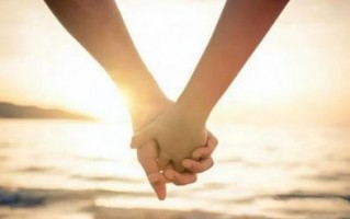 男女生携手共进 坤巴引发热议 男生与女生的观点碰撞 坤巴开元镇情景再现 讨论新时代的合作与努力