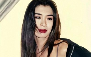 “三级艳后”曾拒绝成龙，如今61岁体重220斤，依旧美到撩人心弦（叛逆儿子暴躁老妈的解决方法）