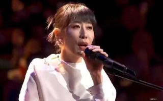 她火了：一台春晚，一个素颜的任素汐，浅吟低唱一曲，惊艳了全场