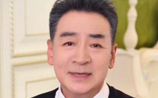 寇振海回应与妻子21岁年龄差：婚姻的幸福感不在于是否同龄