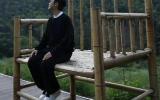 李玉刚称事业进入低谷期 甚至有些一蹶不振