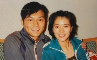 袁咏仪庆祝和张智霖银婚：25年，正是青春的模样