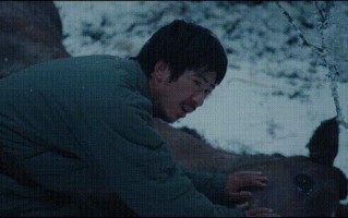 《反人类暴行》开播！看完2集后，我要说：这是观众最想看的国剧