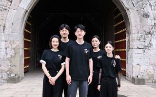 《南京照相馆》首映 刘昊然王传君高叶集体泪崩