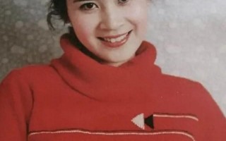 她是著名的国家一级演员，被特许享正军级待遇，如今仍是单身